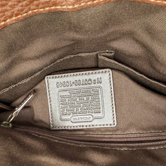 Classic Coach Brown Pebbled Leather Purse C0769-10946 Brass Hardware Turn Lock - Picture 9 of 13